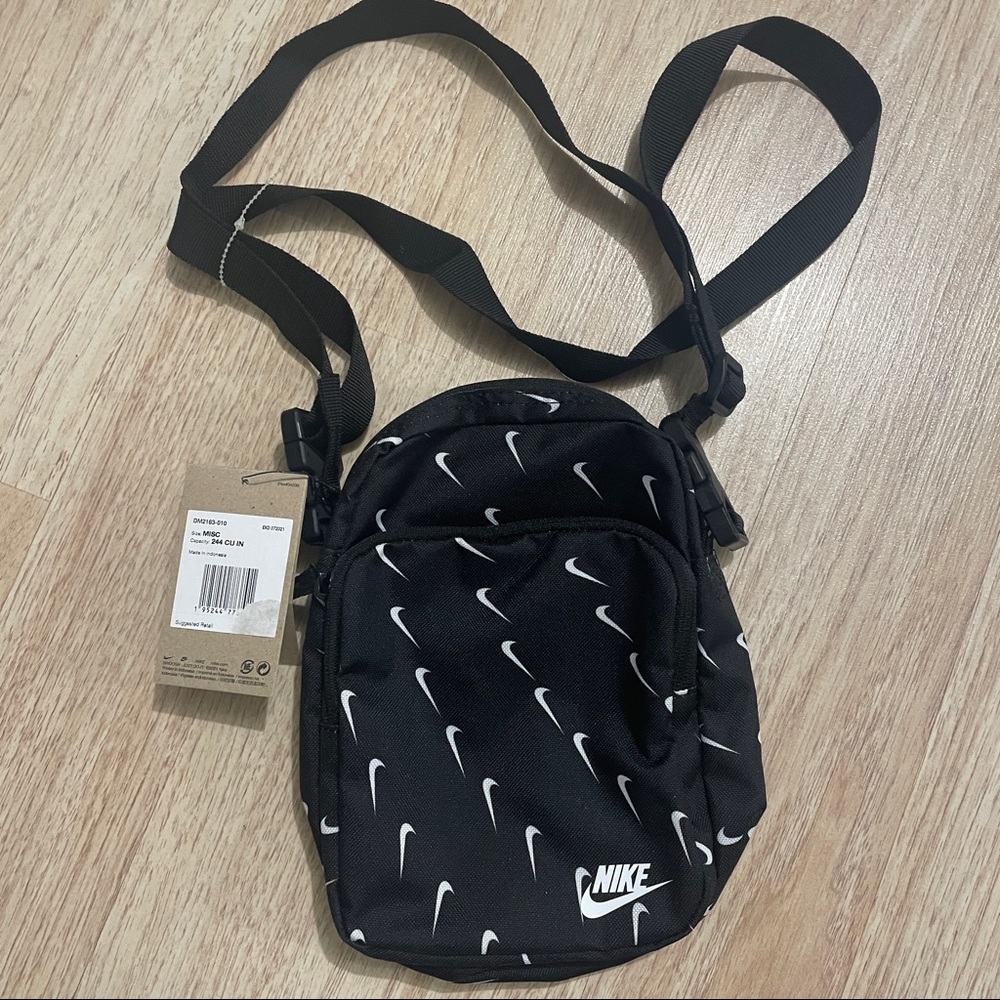 Nike mini heritage bag